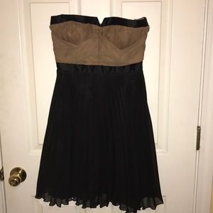 PRICE⬇️🔥Tan and Black Pleated Strapless Dress👠💋